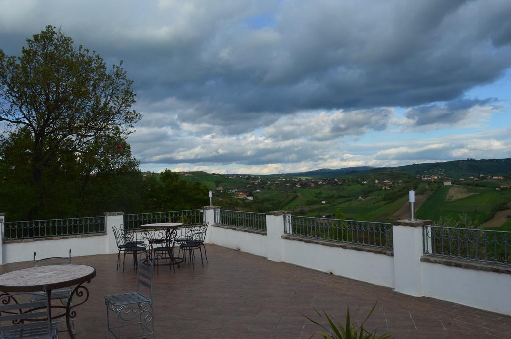 Villa Tre Colli Agri B&B Ariano Irpino Eksteriør billede